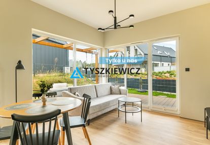 Nowoczesny dom lakeside w standardzie premium.