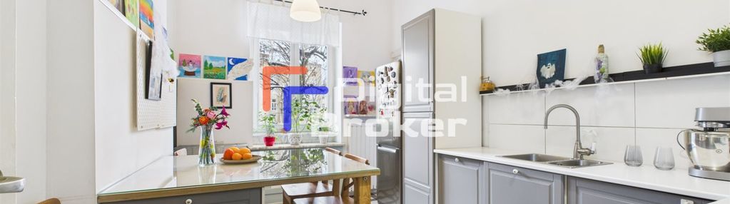 Centrum po rewitalizacji - wysokie 1 piętro balkon