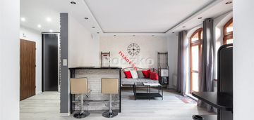 Komfortowe m-3 z miejscem postojowym i piwnicą.