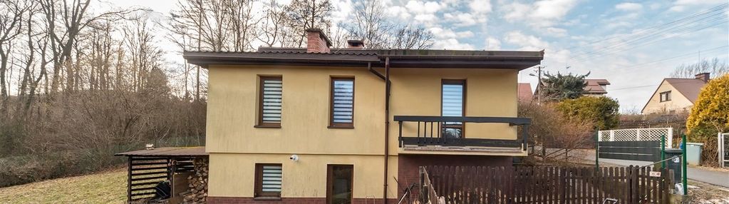 Dom w sąsiedztwie lasu
