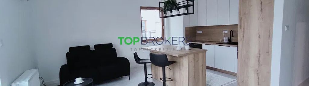 Salon z aneksem i dwie sypialnie, balkon i taras