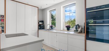 Funkcjonalny dom na dużej działce !