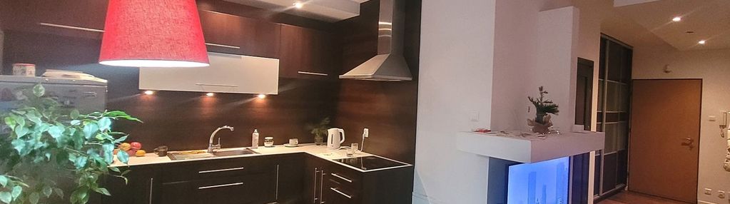 50m2,parter, 2pokoje,2balkony,oś.zamknięte-centrum