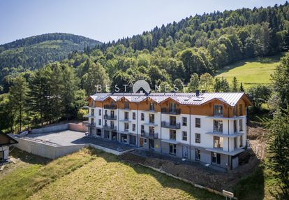 Apartament z widokowym balkonem i garażem