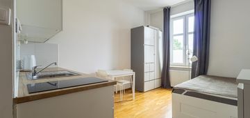 Studio 19m2 *aleja 29 listopada* całość 2350 zł!