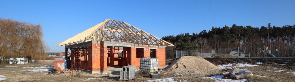 Nowy parterowy dom na sprzedaż w skokach