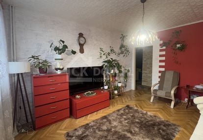 Na sprzedaż mieszkanie 3-stronne-51,3 m² – staszów