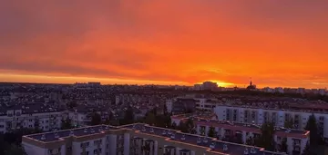 Urządzone gotowe winda balkon 10 piętro metro