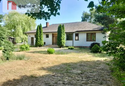 Dom w otoczeniu lasu z dużą działką