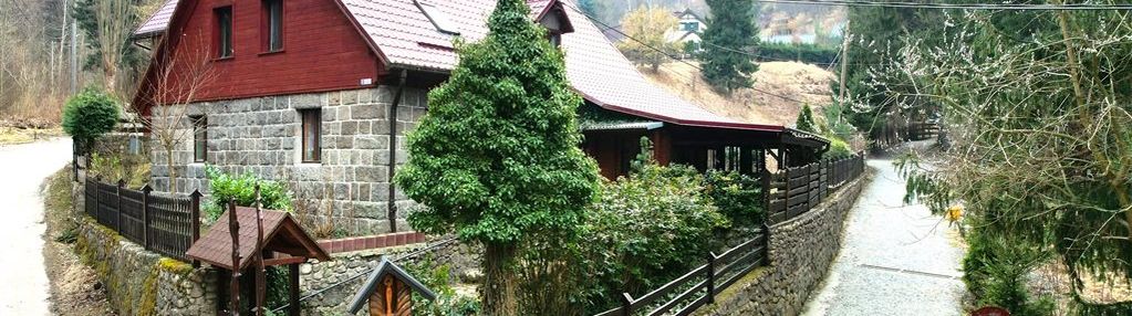 Dom przy drodze do wodospadu podgórnej, przesieka