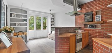 Magia w dwóch słowach-saska kępa-kamienica '30