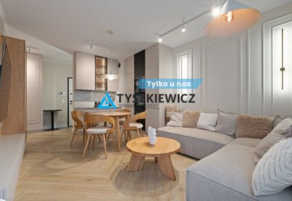 Całkowicie umeblowany apartament doki młode miasto