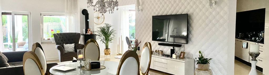 Dom w cieplewie z pięknym ogrodem