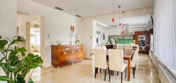 Na sprzedaż dom!! w barcinie z kortem tenisowym!