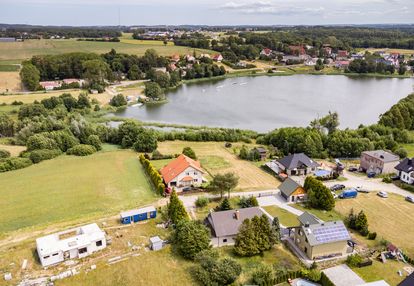 Dom z widokiem na jezioro, duża działka