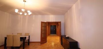 Dom dla firmy 200 m² w jankach.