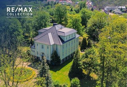 Na sprzedaż stylowa willa z bardzo dużą działką !