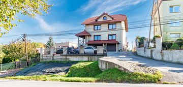 Działka 0.21 ha, dom 240m2, lokal 260m2-wieliczka