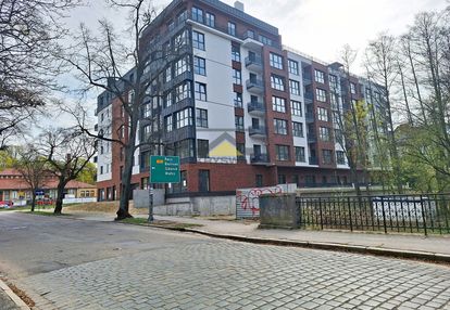 Mieszkanie z antresolą i balkonem w nowym bloku