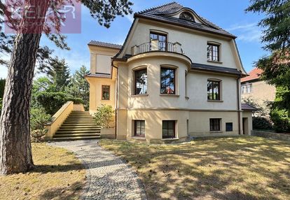 Karłowice-rezydencja w centrum + imponujący ogród