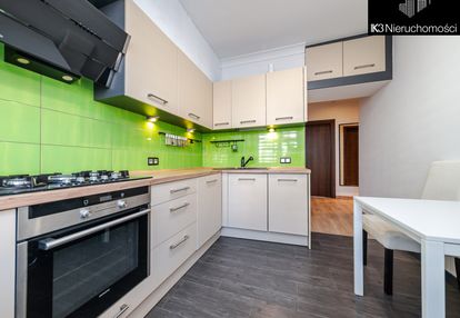 3 pokoje z osobną kuchnią  i  budynek z cegły