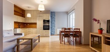 2 pokoje rumia z miejscem w hali garażowej