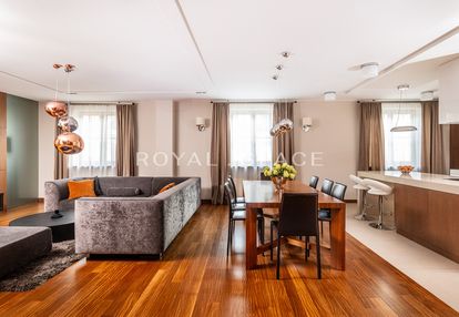 Luksusowy apartament z 4 sypialniami obok rynku!