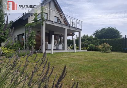 Dom sztutowo z sauną i dużym ogrodem oraz wiatą