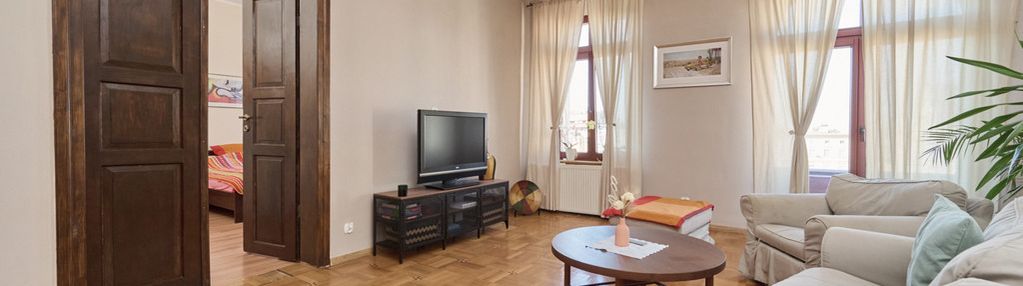 Trzypokojowe przestronne mieszkanie w kamienicy