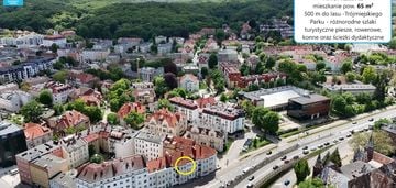 Doskonała lokalizacja, w zadbanej kamienicy