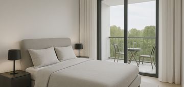 4 pok + balkon | 35 min centrum | parking 10tys!