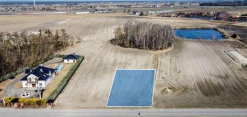 Działka z warunkami zabudowy, media