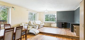 Dom z mieszkaniem, duża działka, magazyn, garaż