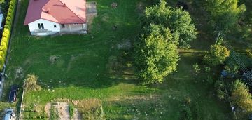 Dom  w cichej i spokojnej okolicy !! działka 20ar