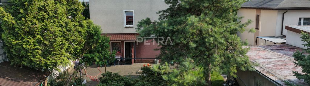 Dom z ogrodem, oddzielny garaż - ząbki przy makro