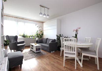 2 pokoje/pełen rozkład/balkon/wyposażenie