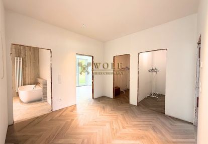 Dom parterowy w otoczeniu zieleni- zbrosławice