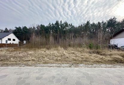 Działki między lasem a jeziorem