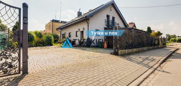 Solidnie wykonany dom z dobrym sąsiedztwem