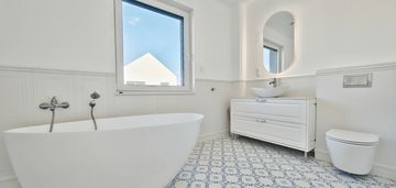 Komfort, elegancja i spokój w zielonej okolicy