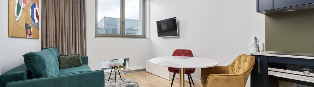 Klimatyzacja i wysoki standard i ostrów tumski