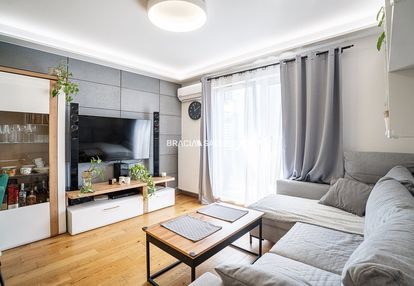 Mieszkanie z tarasem|3 pokoje|2020r|zielona okolic