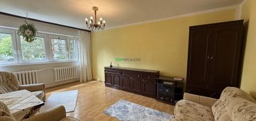 Dwa pokoje z oddzielną kuchnią, piwnica