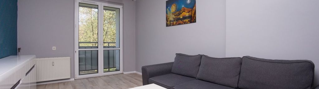Balkon, ciepła woda z sieci, niski blok