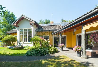 Dom parterowy na przedmieściach konstancina