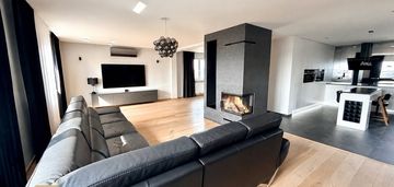 Luksusowy dom dla dwóch rodzin z działką 2199 m2