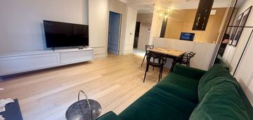 Apartament w centrum z widokiem na zieleń