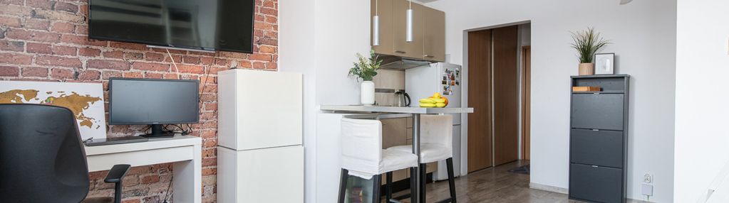 Kawalerka z pięknym widokiem i dużym schowkiem