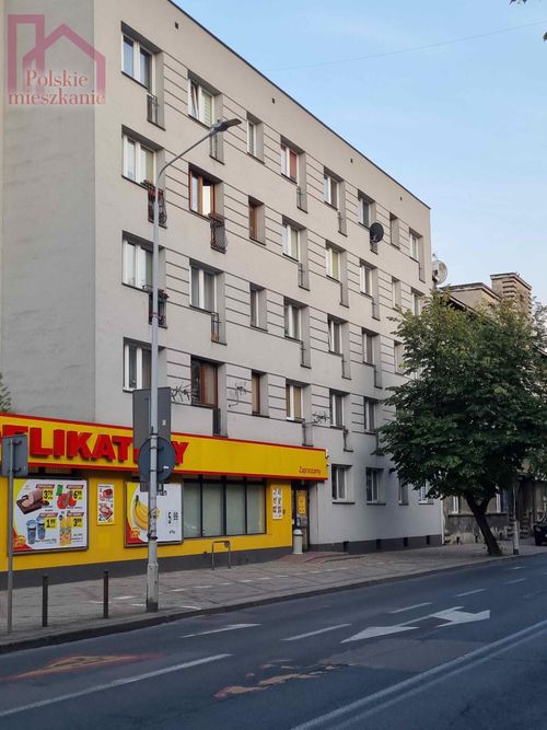 Mieszkanie do remontu w świetnej lokalizacji, ul. 3 maja, 34 m² 2 piętro