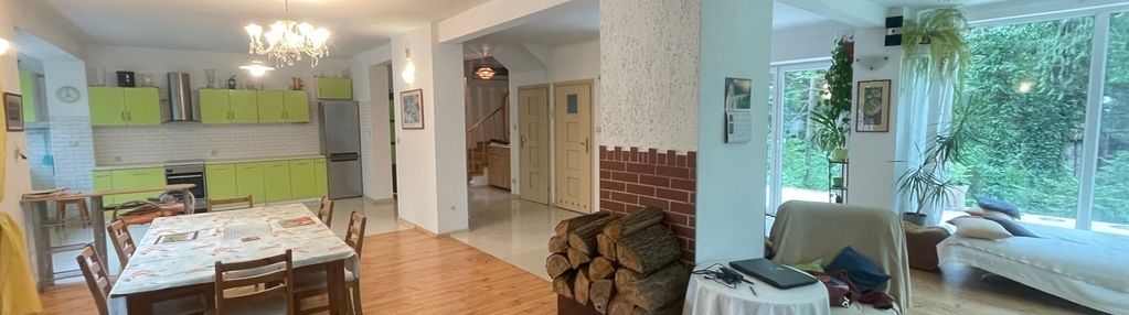 Atrakcyjny dom w centrum zalesia górnego